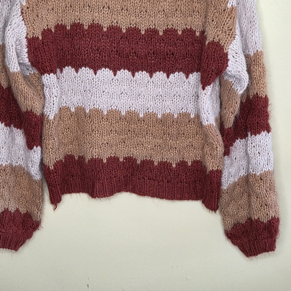 Altar'd State | Fuzzy Chunky Knit Mockneck Cropped Sweater Size Small - Picture 3 of 6